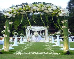 White Wedding Arch Decorations